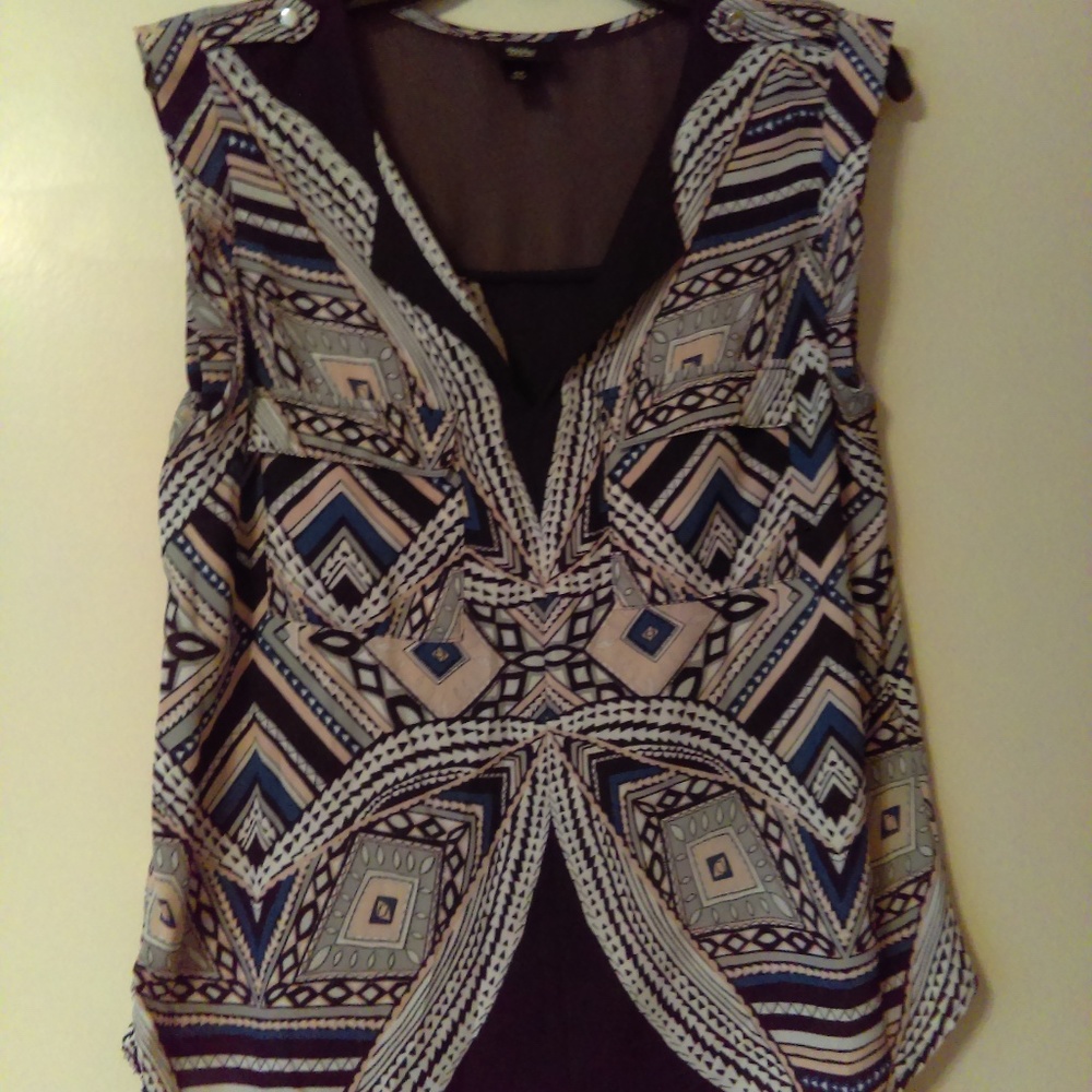 Mossimo geometric pattern sheer V-neck blouse
